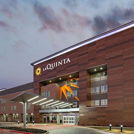 La Quinta Inn & Suites Dfw West-Glade-Parks Euless Exterior foto